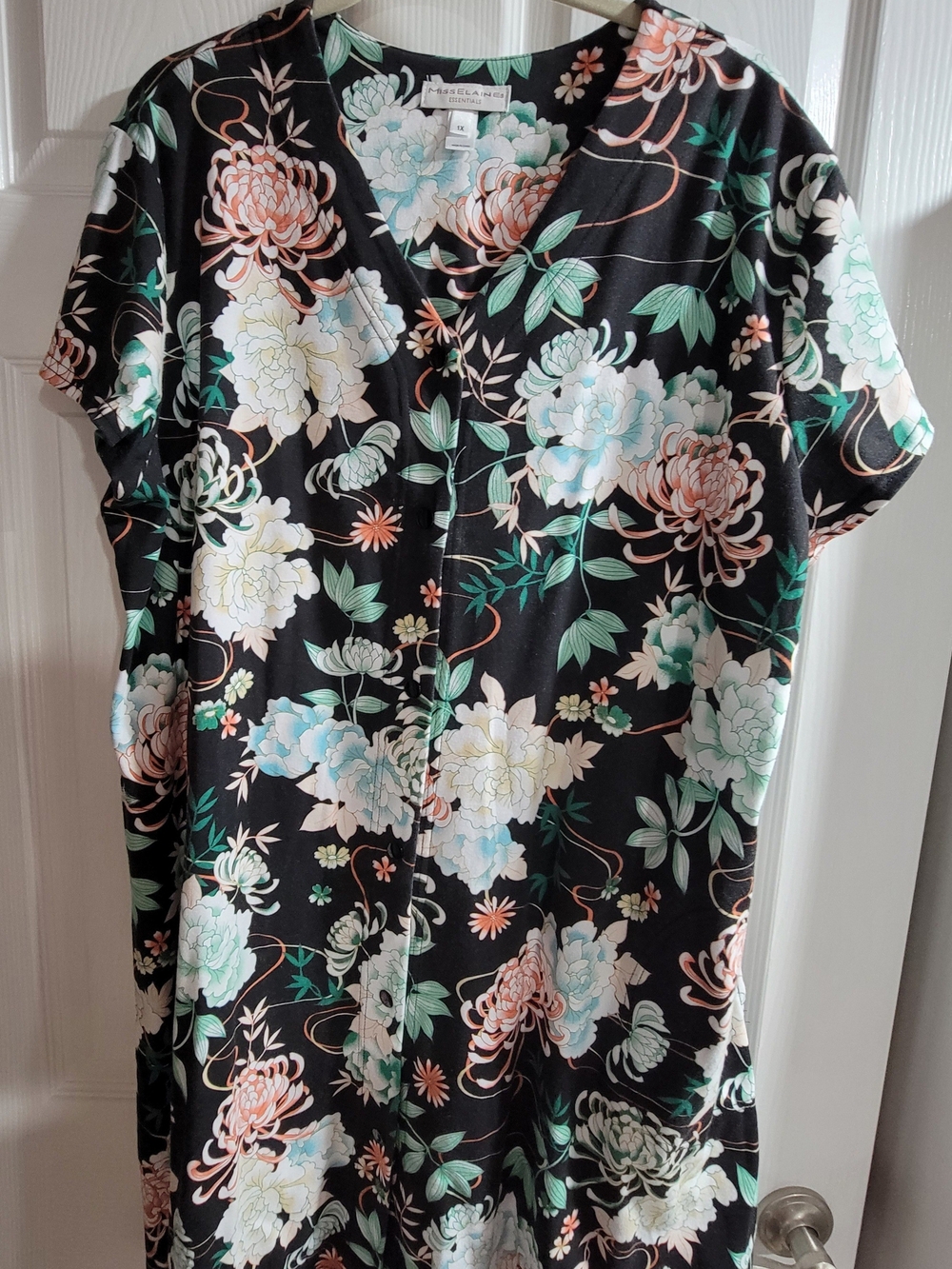 Miss Elaine Essentials Floral Button-Front Robe-Size 1X plus Gift Included. - Picture 2 of 12